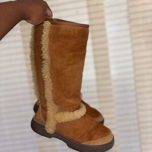 UGG Australia Sunburst  5218 Tall Tan Shearling-Lined Women's Boots Size 6